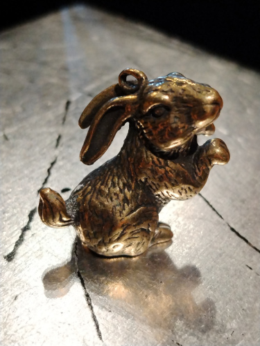 Conejo de Latón